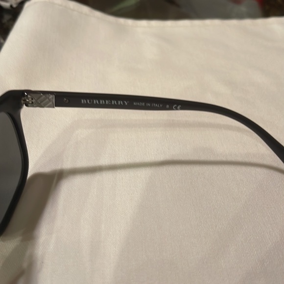 BURBERRY 4244-F3464/6G 56 19 145 Men’s Square black plastic frames, mirror lens - Picture 6 of 8